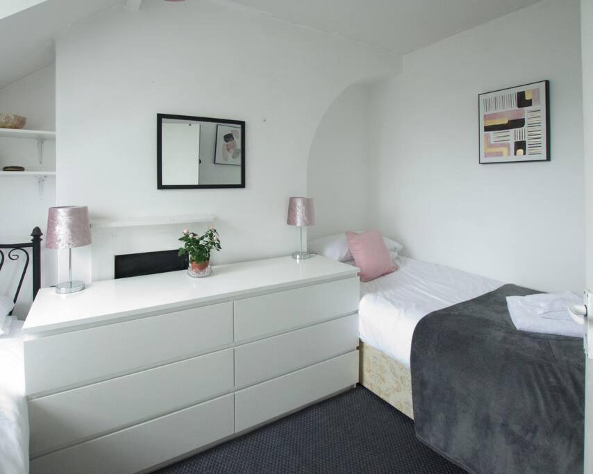 City Centre 4 Bedroom House Winchester Eksteriør bilde
